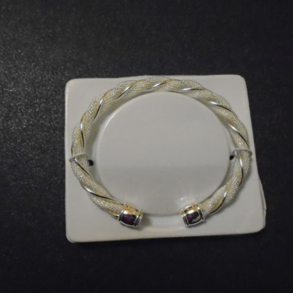 New Beautiful Silver-Plated Bracelet